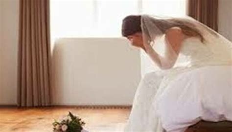 لن تتوقع أن هذا موجود اغرب حالات الزواج في العالم ما تفعله ام العروسه مع العريس داخل الحمام قبل