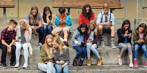 Teens And Screens Helping Parents Navigate Risks With Technology