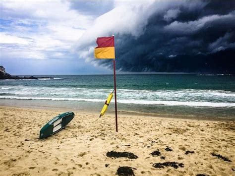 Cloud Tsunami Hits Sydney In Pictures Sydney Beaches Clouds Tsunami