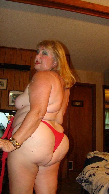 Horny Bbw Granny Hot Poses Stephani As Soon As Naked Girl