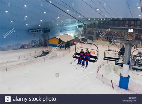 Skiing Ski Dubai An Indoor Ski Slope In The Mall Of The Emirates