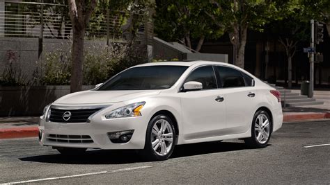 2015 Nissan Altima Review