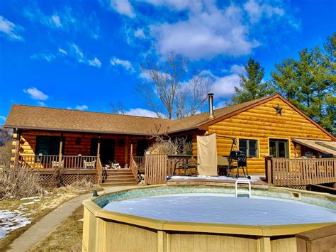 Just minutes from the upper iowa river for canoeing or fishing and several trout streams, the closest being pine creek, patterson creek, north. Village Creek Lodge 4 Bedroom Log Home in Lansing Iowa ...