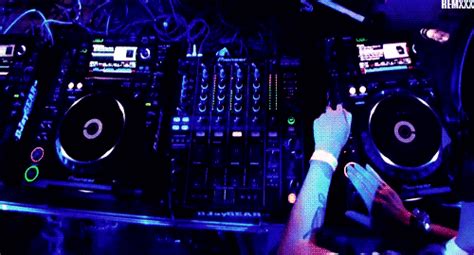 Tips DJ Pemula Biar Beat Mixing Lo Gak Keliatan Cupu USS Feed
