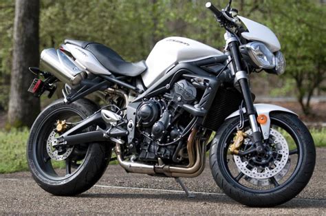 Of torque weighs only 416 lbs. 2012 Triumph Street Triple R - Moto.ZombDrive.COM