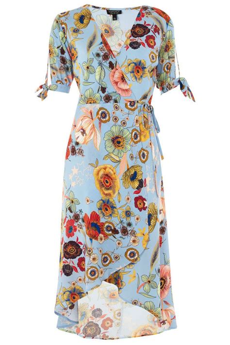When talking about romantic beach wedding ceremony, there is always one same thing to mention. 15 Cute Beach Wedding Guest Dresses - Best Cocktail ...