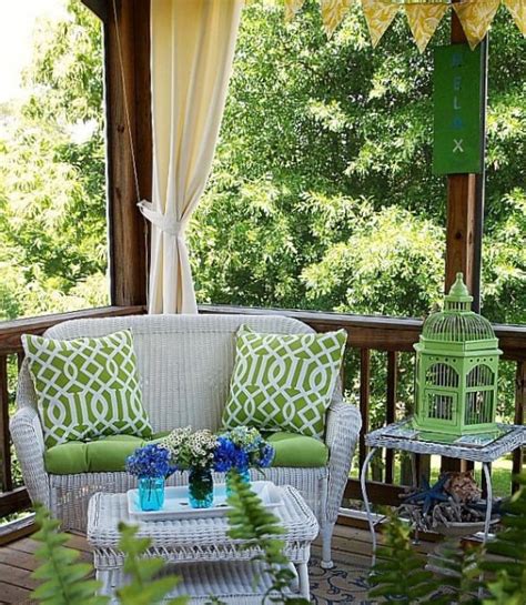 Summer front porch decorating ideas. 63 Joyful Summer Porch Décor Ideas - DigsDigs