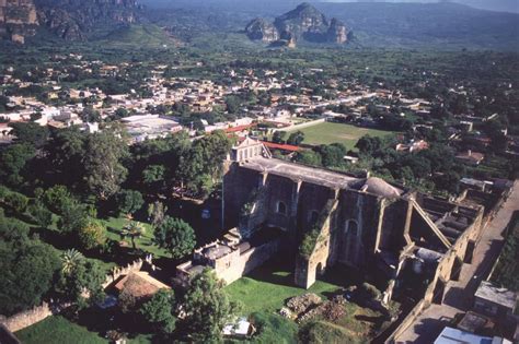 The tepoztlán ex convento museum was built by the tepoztecan indians under the orders of the dominican friars between 1555 and 1580, dedicated to the virgin of the nativity. Tepoztlán, entre cerros y energía - Mexicanísimo