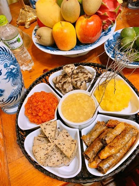 Cá chép làng tân cổ luôn được thị trường ưa chuộng vì có màu sắc đẹp, to đều, không có. Muôn kiểu mâm cỗ cúng ông Táo về trời của nghệ sĩ Việt ...