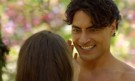 Teresa explica para arthur que a serenata é para sua madrinha, joana, e pede que mariano saia dali, para evitar próximos capítulos da novela teresa. Resumo Diário: Novela "Gênesis": 19/01/2021: Terça-Feira - Noticiasdetv.com