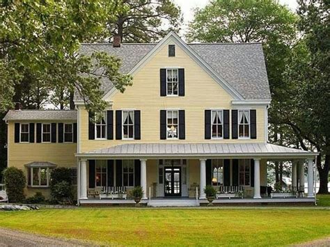 What color should you paint your house? 58+ Popular Yellow Exterior House Paint Colors #exterior # ...