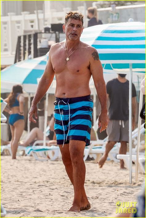 Rob Lowe Shows Off Fit Shirtless Figure At The Beach Photo 4477349 Rob Lowe Shirtless