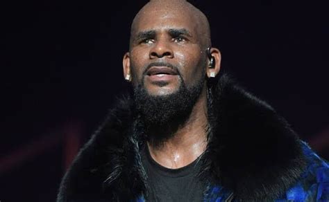 New R Kelly Sex Tape Leaked Graphic Photos Inside