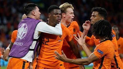 Belanda dengan sederet pemain beken tentu lebih diunggulkan dalam pertandingan ini. Belanda vs Austria: Jadwal, Prediksi dan Link Live Streaming