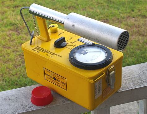 Choosing A Vintage Geiger Counter SciHobby