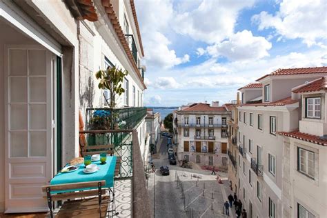 Wir suchen nach weiteren angeboten. in Lissabon, PT. Das charmante und helle Wohnung bietet ...