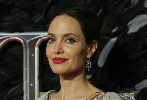 Angelina Jolie Drives The Point Home About Her Split From Brad Pitt Celebrity Gossip News