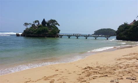 Pantai Batu Saung - Homecare24