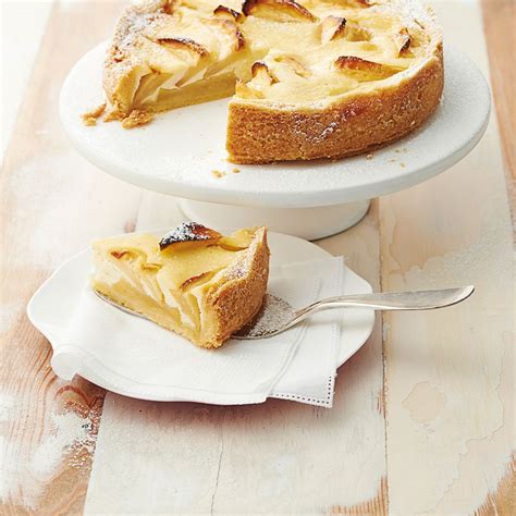 Den kuchen für 25 minuten backen. Kleiner Apfel-Schmand-Kuchen Rezept - ESSEN UND TRINKEN