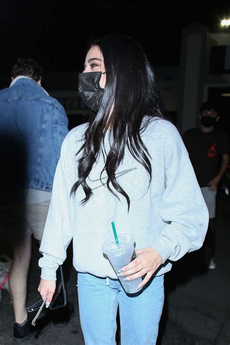 Not only charli d'amelio, you could also find another pics such as charli d'amelio tik tok follower, charlie d'amelio outfits. Charli D'amelio and Dixie D'amelio - Saddle Ranch in Los ...