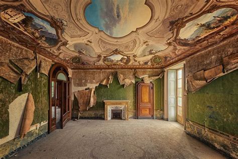 Photographer Takes Pictures Of Abandoned Buildings Around Europe