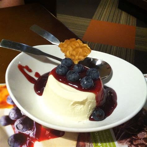 Maybe you would like to learn more about one of these? This desert from Olive Garden.. I died. 😍 | Food, Sweets, Desserts