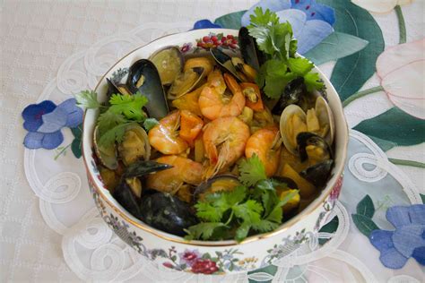 Great recipe to play with. Seafood Medley Curry Recipe | gastrofork | Vancouver food ...