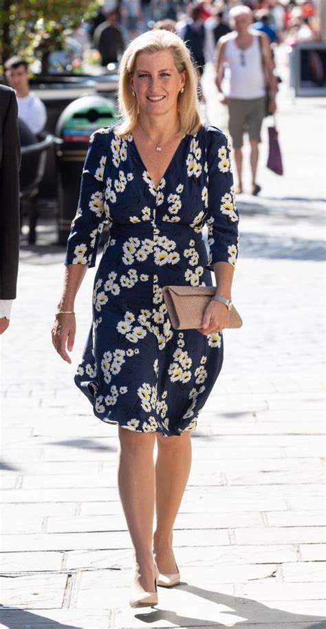 Born 20 january 1965) is the wife of prince edward, earl of wessex, the youngest son of queen elizabeth ii and prince philip, duke of edinburgh. Sophie, the Countess of Wessex's Most Stylish Moments ...