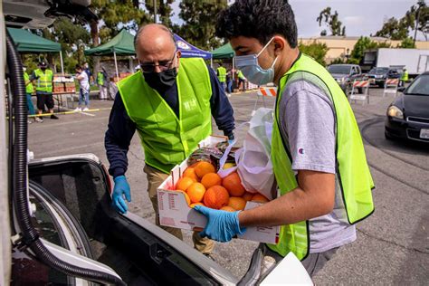 Volunteer Los Angeles Regional Food Bank