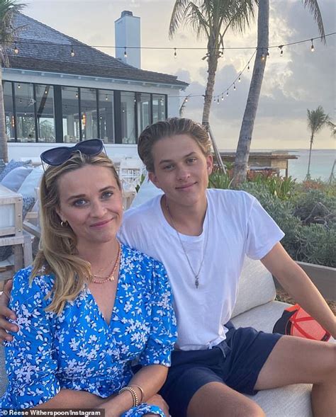 Reese Witherspoon Wishes Son Deacon Phillippe A Happy 18th Birthday