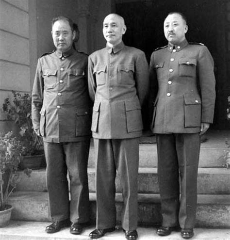 陳紹誠（1979年2月19日 － ），企業家、教育家、作家、主持人、模特兒，與丁春誠、高以翔、藍鈞天四人被封為「時尚f4」 。 四人同為嘉裕西服2008秋冬季產品拍攝目錄並走秀 ，並於2009年4月推出四人的第一本書《遇見時尚f4》 。 父親為陳澤寵，母親為林穎曾，祖父為國民黨大老陳立夫，外祖父為. 你來投票：國軍如果授銜「十大元帥」，會是哪十個人？ - 每日頭條