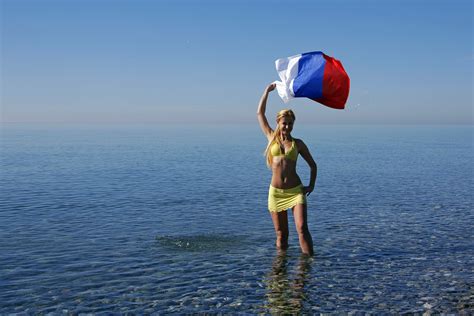 Sochi Winter Olympics Sunbathing In Sochi Pictures Cbs News