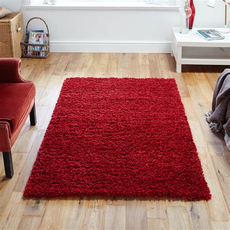 There are 3861 red and gold rug for sale on etsy, and they cost $58.51 on average. Elsa Shaggy Rugs in Red - Free UK Delivery | Red rugs, Rugs, Shaggy rug