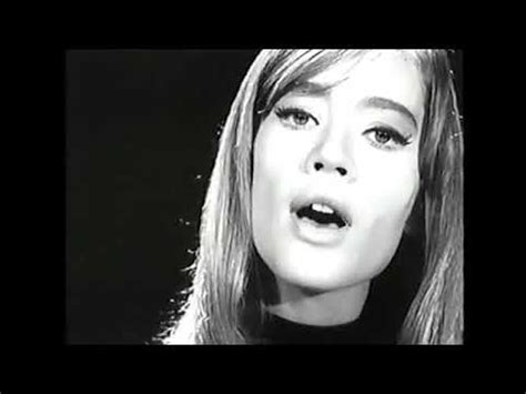 Francoise hardy's music is so sweet and tender, you want to cherish it for a lifetime. Françoise Hardy - Er war wie du - YouTube