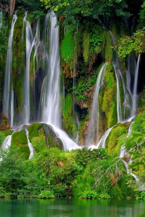 10 Best Places To See Beautiful Waterfalls In The World Beautiful