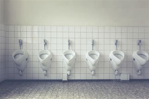 5 sources of commercial restroom odors and how to kill them