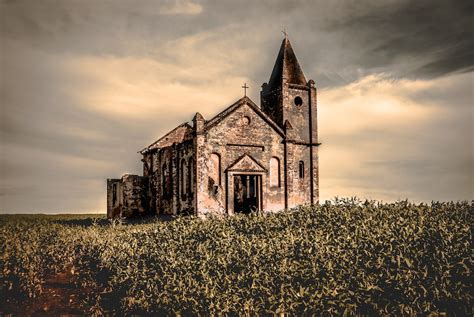 Abandoned Church Pictures Download Free Images On Unsplash
