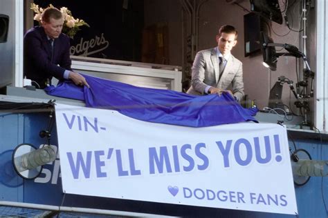 Blue Heaven: Dodgers, fans pay tribute to Scully | Owensboro Radio