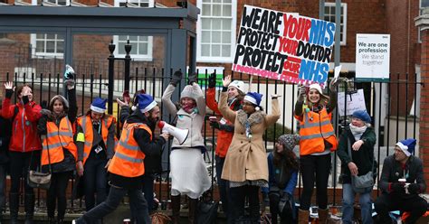 Junior Doctors Strike In England Disrupts Care For Thousands The New