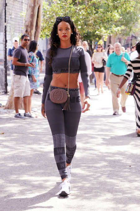 7 Times Rihanna Owned Fashion Week Rihanna Outfits Rihanna Style Fashion