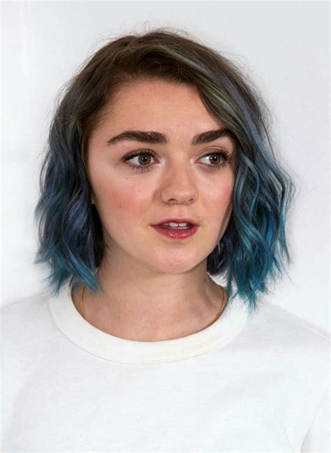 Maisie Williams Sol Y Venus En Aries Guerrera And Grandes Cejas