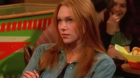 laura prepon says she didn t know how to act when she first started on that 70s show