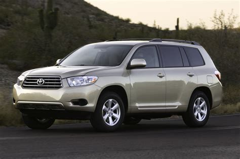 There's a dead spot sometimes at the beginning of the brake pedal stroke. 2008-13 Toyota Highlander | Consumer Guide Auto