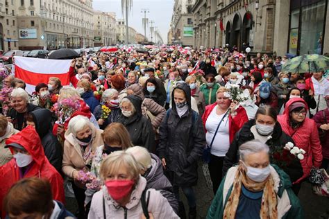 Belarus Ramps Up Crackdown On Protests Detains Over 700