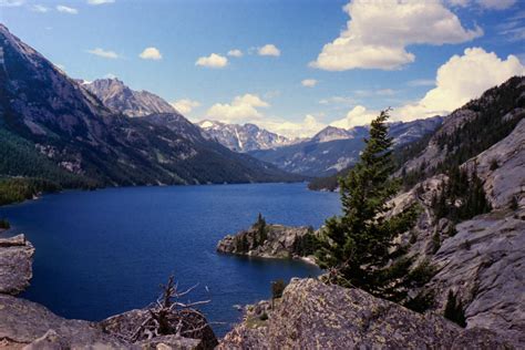 Mystic moonlight is the perfect gathering place for friends and families alike. 15 Photos & Tips for Hiking Mystic Lake, Montana | Field Mag