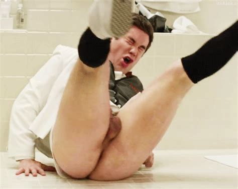Adam Devine Showed His Penis Yes We Have The Pics The Blemish