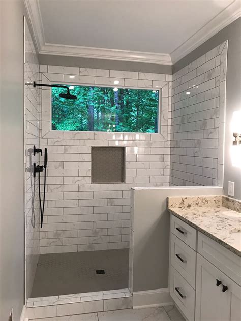 Bathroom Showers With Windows Photos