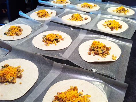 Easy microwave meals you can make at home, including breakfasts, snacks, lunches, and quick dinners, as well as gooey desserts and sweet treats. Freezer-to-microwave breakfast burritos - New Leaf Wellness