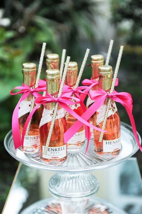 Incredible Bridal Shower T Ideas For Guests 2022