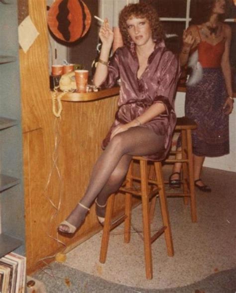 30 candid photographs reveal what halloween parties looked like in 1970s america vintage news